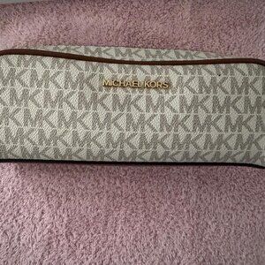Michael Kors Jet Set Medium Travel Pouch Vanilla Signature Logo Pouch